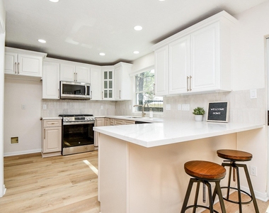 21 Edgewood Forest Ct - Photo Thumbnail 14