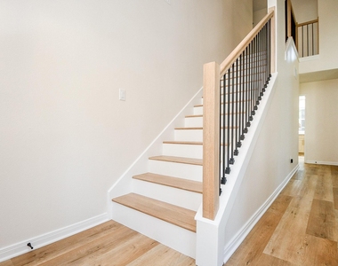 21 Edgewood Forest Ct - Photo Thumbnail 6