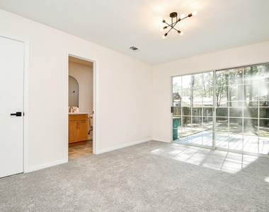 21 Edgewood Forest Ct - Photo Thumbnail 17