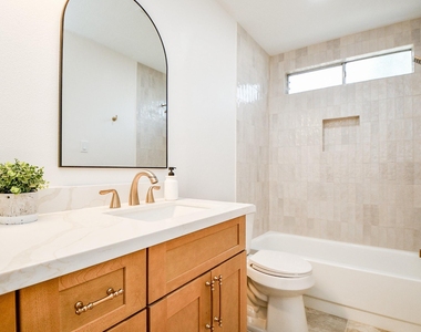 21 Edgewood Forest Ct - Photo Thumbnail 19