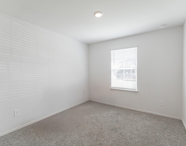 4318 Freya Pointe Drive - Photo Thumbnail 17