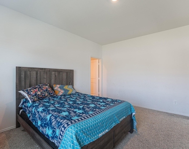 4318 Freya Pointe Drive - Photo Thumbnail 15