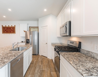 4318 Freya Pointe Drive - Photo Thumbnail 8