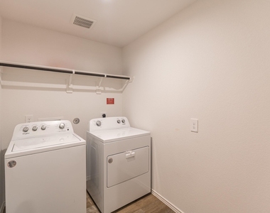 4318 Freya Pointe Drive - Photo Thumbnail 24