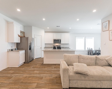4318 Freya Pointe Drive - Photo Thumbnail 13