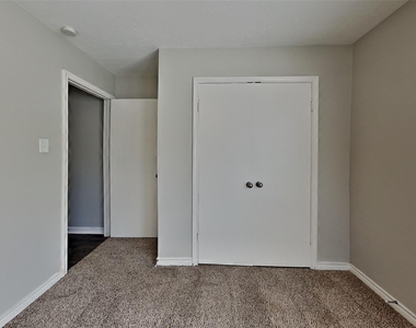 6823 Heather Hollow Drive - Photo Thumbnail 12