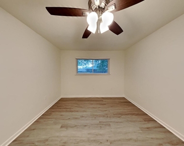 10527 Mills Walk Drive - Photo Thumbnail 10