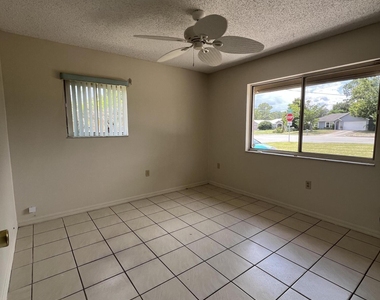 6485 Manila Drive - Photo Thumbnail 14