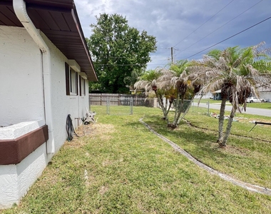 6485 Manila Drive - Photo Thumbnail 20