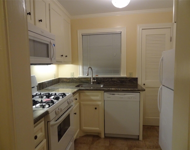 633 Harvard Street - Photo Thumbnail 6