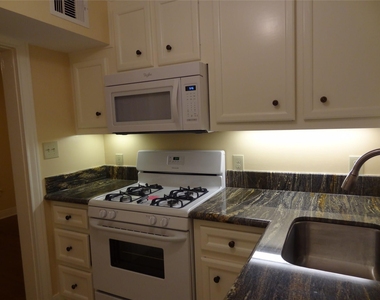 633 Harvard Street - Photo Thumbnail 8