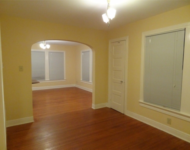 633 Harvard Street - Photo Thumbnail 4