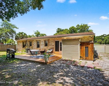 122 East Court - Photo Thumbnail 15