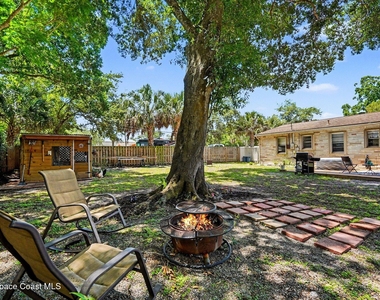 122 East Court - Photo Thumbnail 1