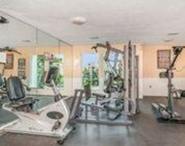 239 Seaport Boulevard - Photo Thumbnail 15