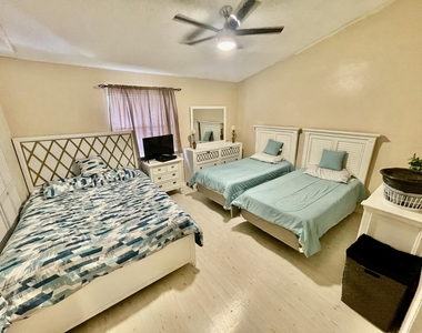 239 Seaport Boulevard - Photo Thumbnail 9