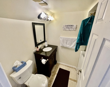 239 Seaport Boulevard - Photo Thumbnail 7
