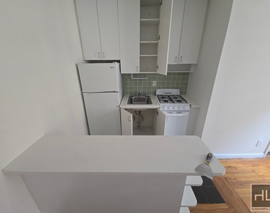 West 79 Street - Photo Thumbnail 1