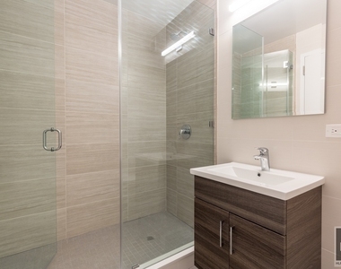 West 48th Street - Photo Thumbnail 4
