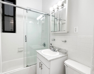 East 91 Street - Photo Thumbnail 4