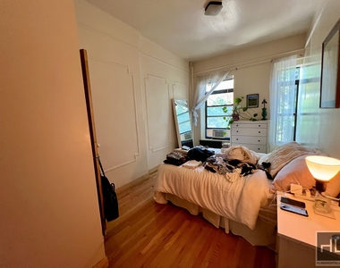 6 Brevoort Place - Photo Thumbnail 4