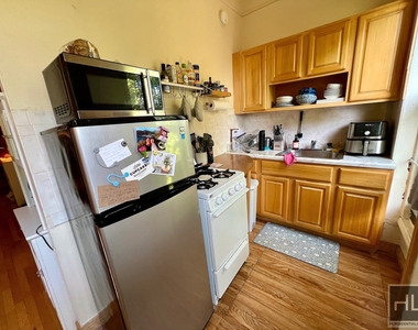 6 Brevoort Place - Photo Thumbnail 2