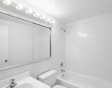 220 East 24th Street - Photo Thumbnail 6
