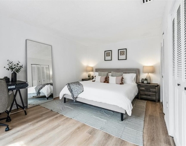 2911 Woodpine Court - Photo Thumbnail 22