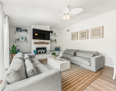 2911 Woodpine Court - Photo Thumbnail 18