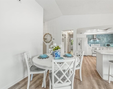 2911 Woodpine Court - Photo Thumbnail 15