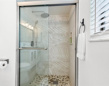 2911 Woodpine Court - Photo Thumbnail 27