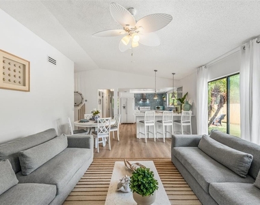 2911 Woodpine Court - Photo Thumbnail 21
