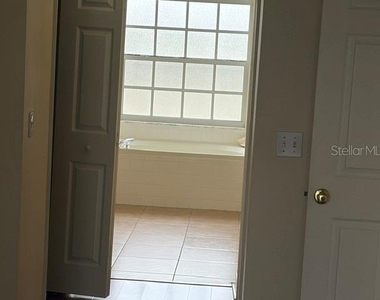 6213 Ashfield Place - Photo Thumbnail 11