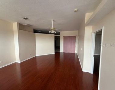 6213 Ashfield Place - Photo Thumbnail 4