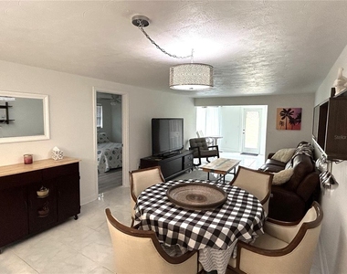 4211 Stratford Drive - Photo Thumbnail 9