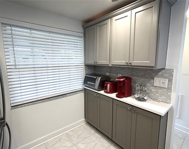 4211 Stratford Drive - Photo Thumbnail 6