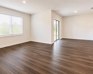 3114 Viceroy Court - Photo Thumbnail 2