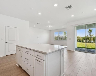 6741 Michael Favor Way - Photo Thumbnail 3