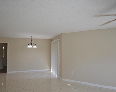605 Lennox Road W - Photo Thumbnail 2