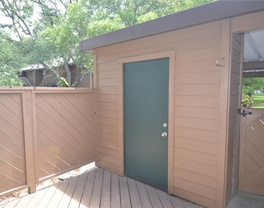 605 Lennox Road W - Photo Thumbnail 21