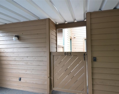 605 Lennox Road W - Photo Thumbnail 24
