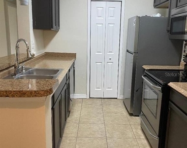 5602 Pinnacle Heights Circle - Photo Thumbnail 7