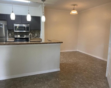 5602 Pinnacle Heights Circle - Photo Thumbnail 4