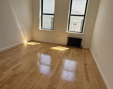2080 West Street - Photo Thumbnail 2