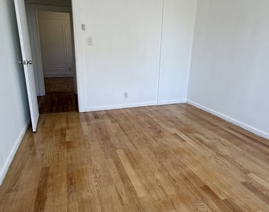 2080 West Street - Photo Thumbnail 3