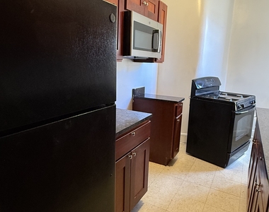 2080 West Street - Photo Thumbnail 10
