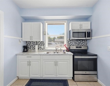 10107 N Aster Avenue - Photo Thumbnail 14