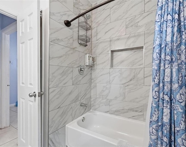 10107 N Aster Avenue - Photo Thumbnail 7