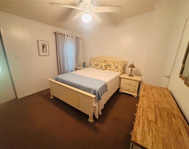 7071 Spanish Moss Lane - Photo Thumbnail 16