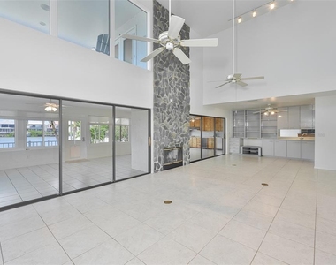 929 Symphony Isles Boulevard - Photo Thumbnail 9